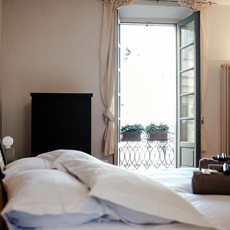 Apartament La Finestra Sul Duomo - The House Of Travelers Como Zewnętrze zdjęcie