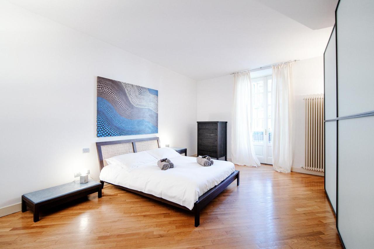 Apartament La Finestra Sul Duomo - The House Of Travelers Como Zewnętrze zdjęcie