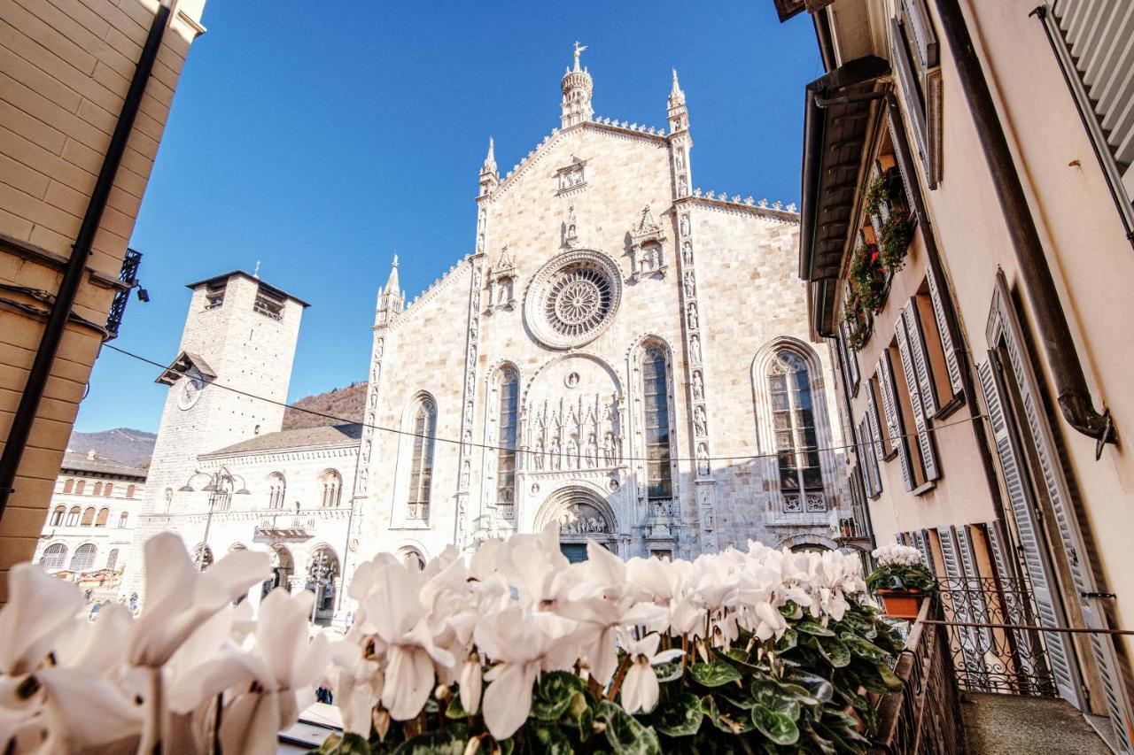 Apartament La Finestra Sul Duomo - The House Of Travelers Como Zewnętrze zdjęcie