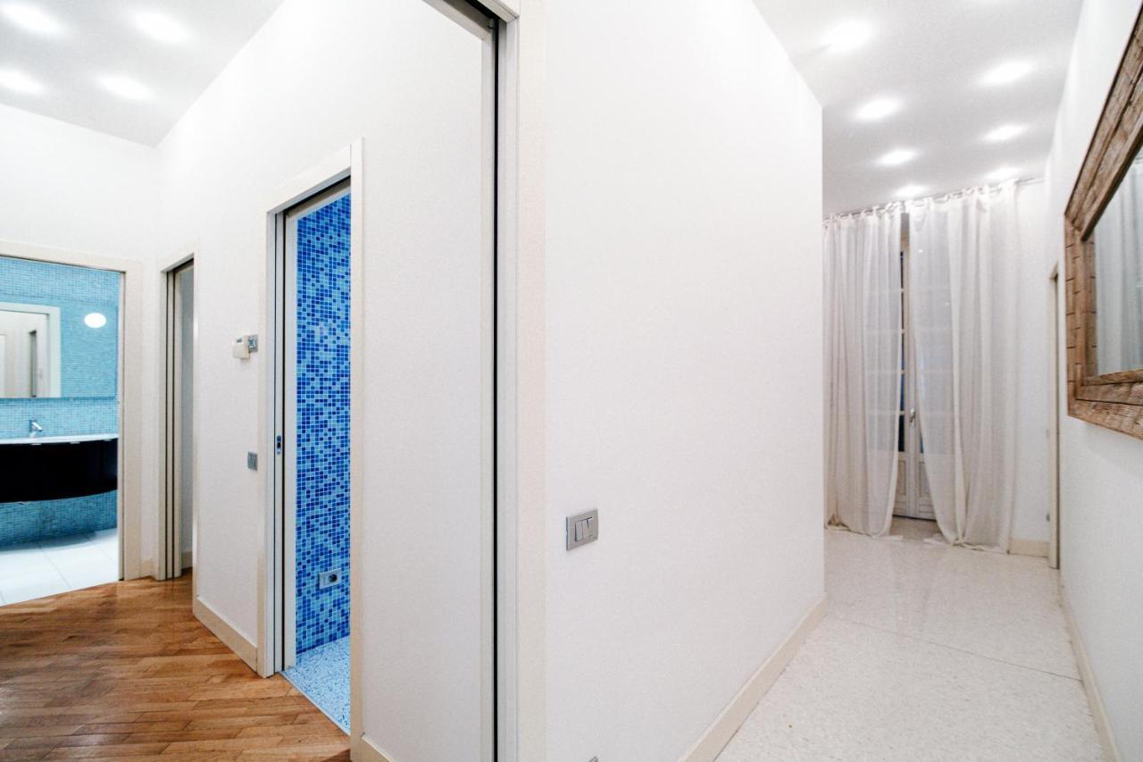 Apartament La Finestra Sul Duomo - The House Of Travelers Como Zewnętrze zdjęcie