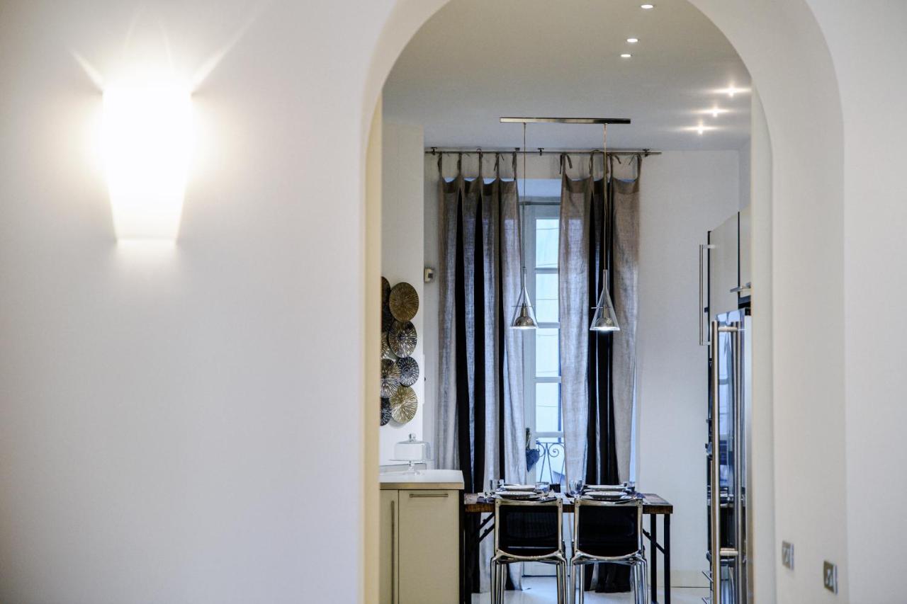 Apartament La Finestra Sul Duomo - The House Of Travelers Como Zewnętrze zdjęcie