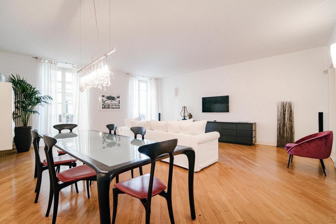 Apartament La Finestra Sul Duomo - The House Of Travelers Como Zewnętrze zdjęcie