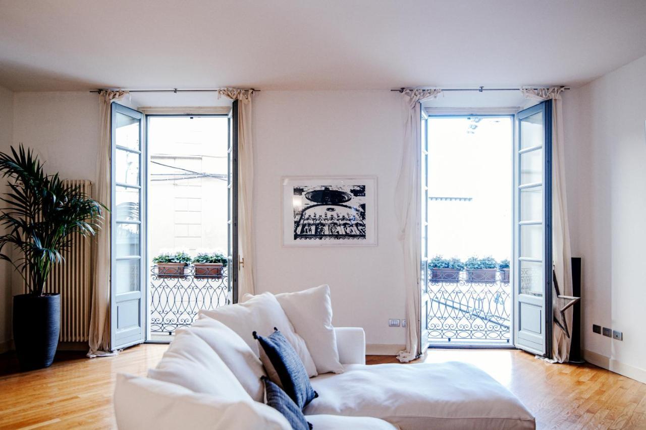 Apartament La Finestra Sul Duomo - The House Of Travelers Como Zewnętrze zdjęcie