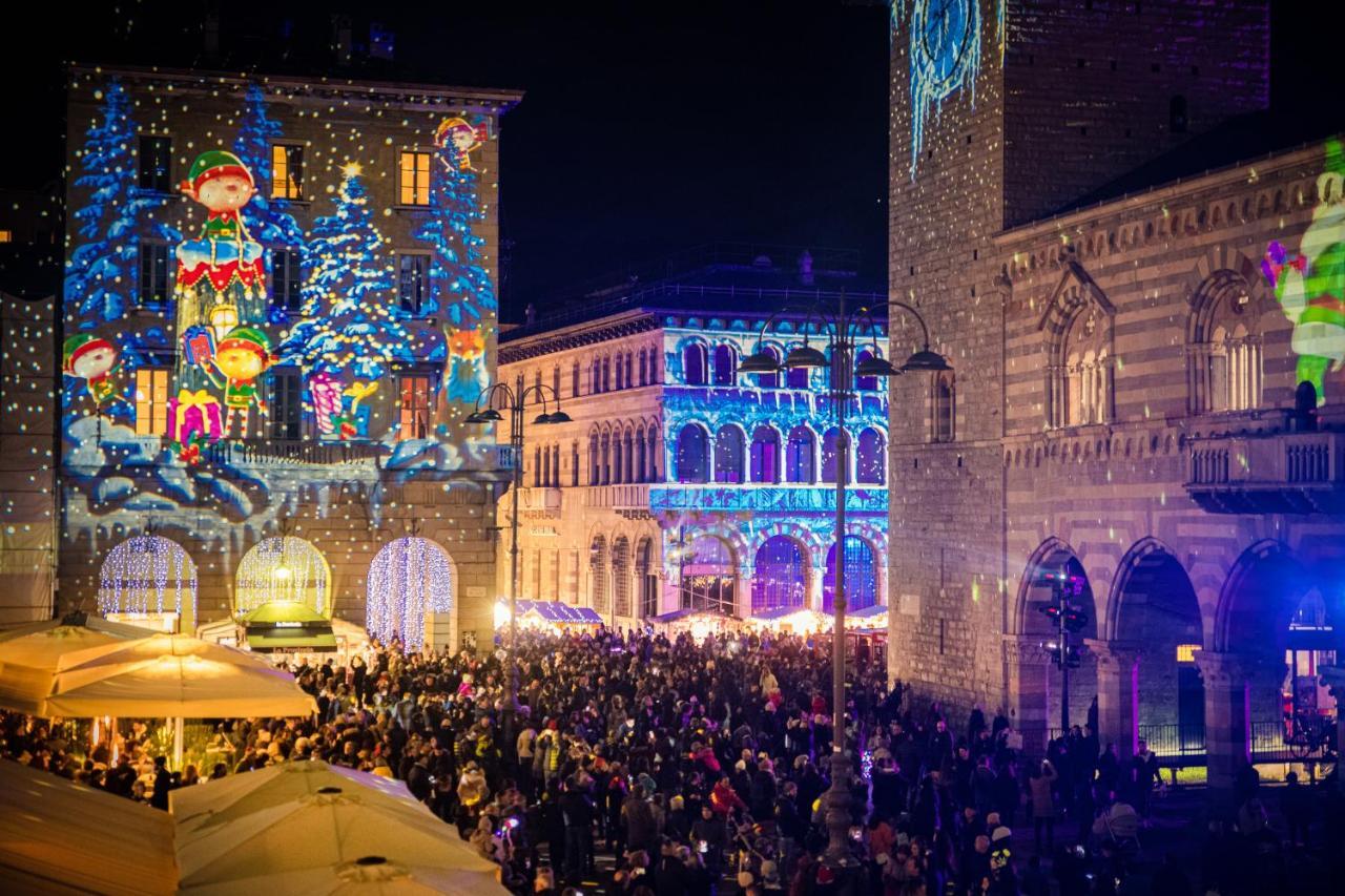 Apartament La Finestra Sul Duomo - The House Of Travelers Como Zewnętrze zdjęcie