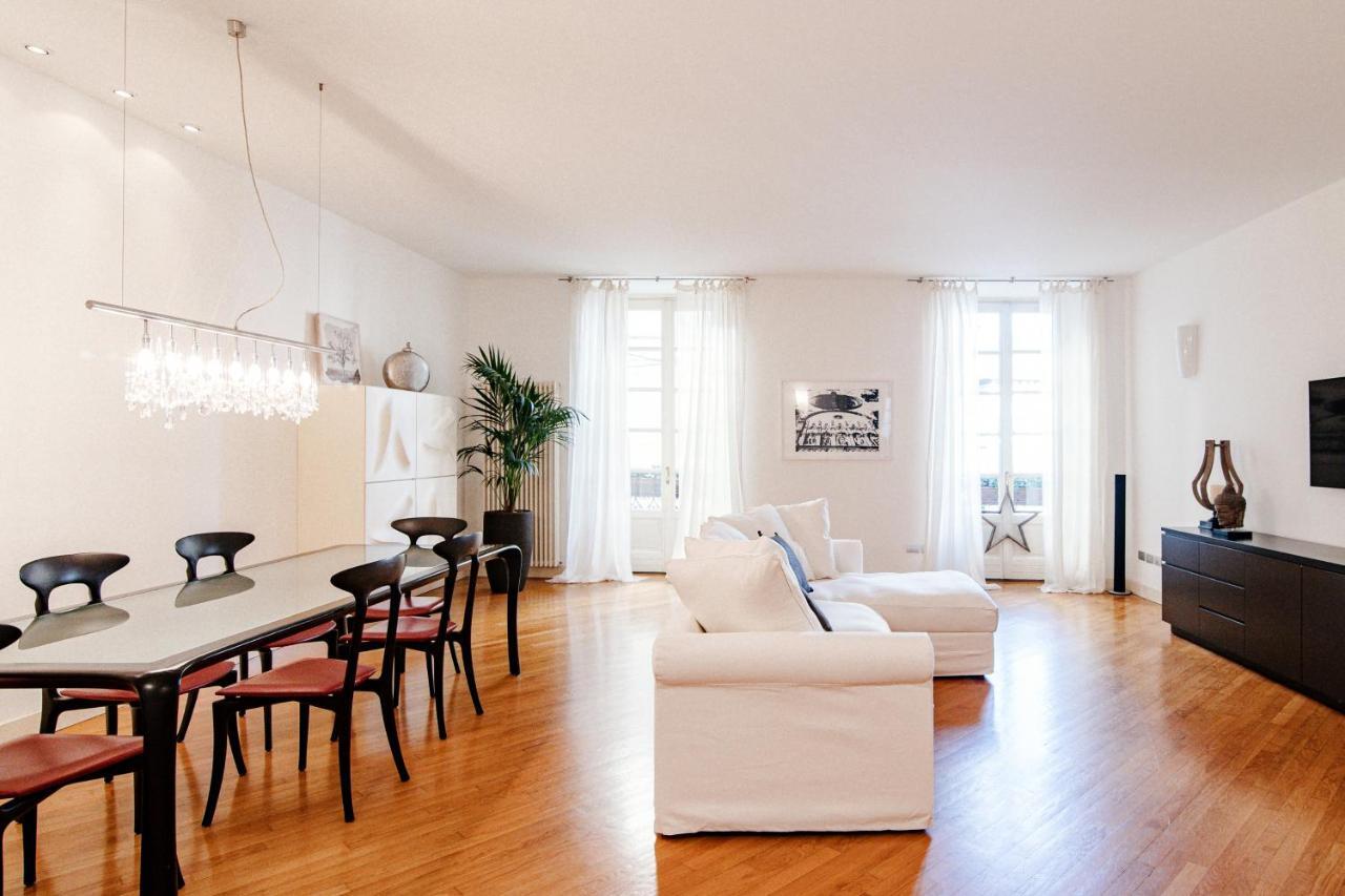 Apartament La Finestra Sul Duomo - The House Of Travelers Como Zewnętrze zdjęcie