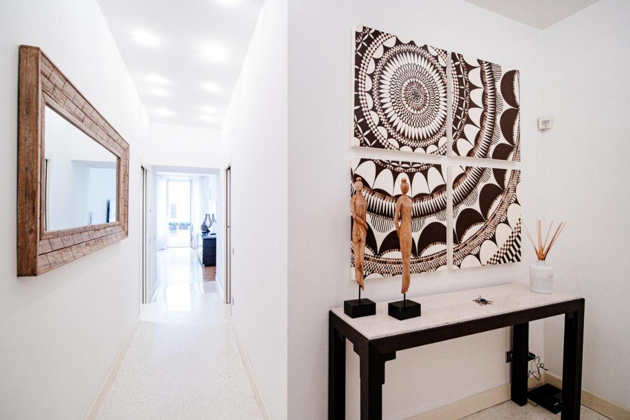 Apartament La Finestra Sul Duomo - The House Of Travelers Como Zewnętrze zdjęcie