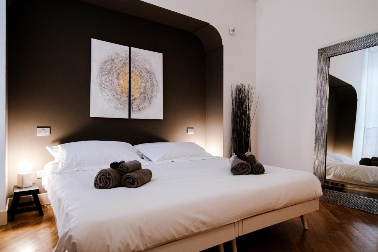 Apartament La Finestra Sul Duomo - The House Of Travelers Como Zewnętrze zdjęcie