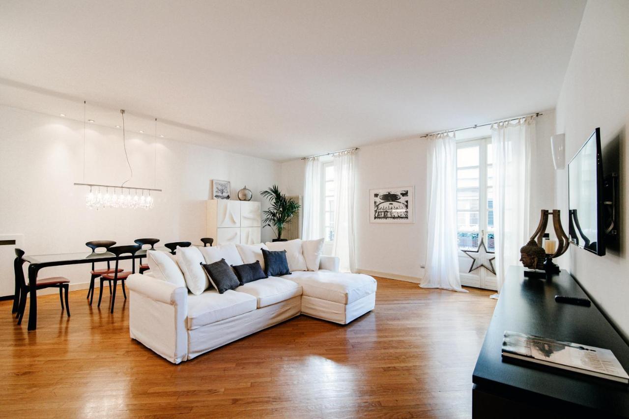 Apartament La Finestra Sul Duomo - The House Of Travelers Como Zewnętrze zdjęcie