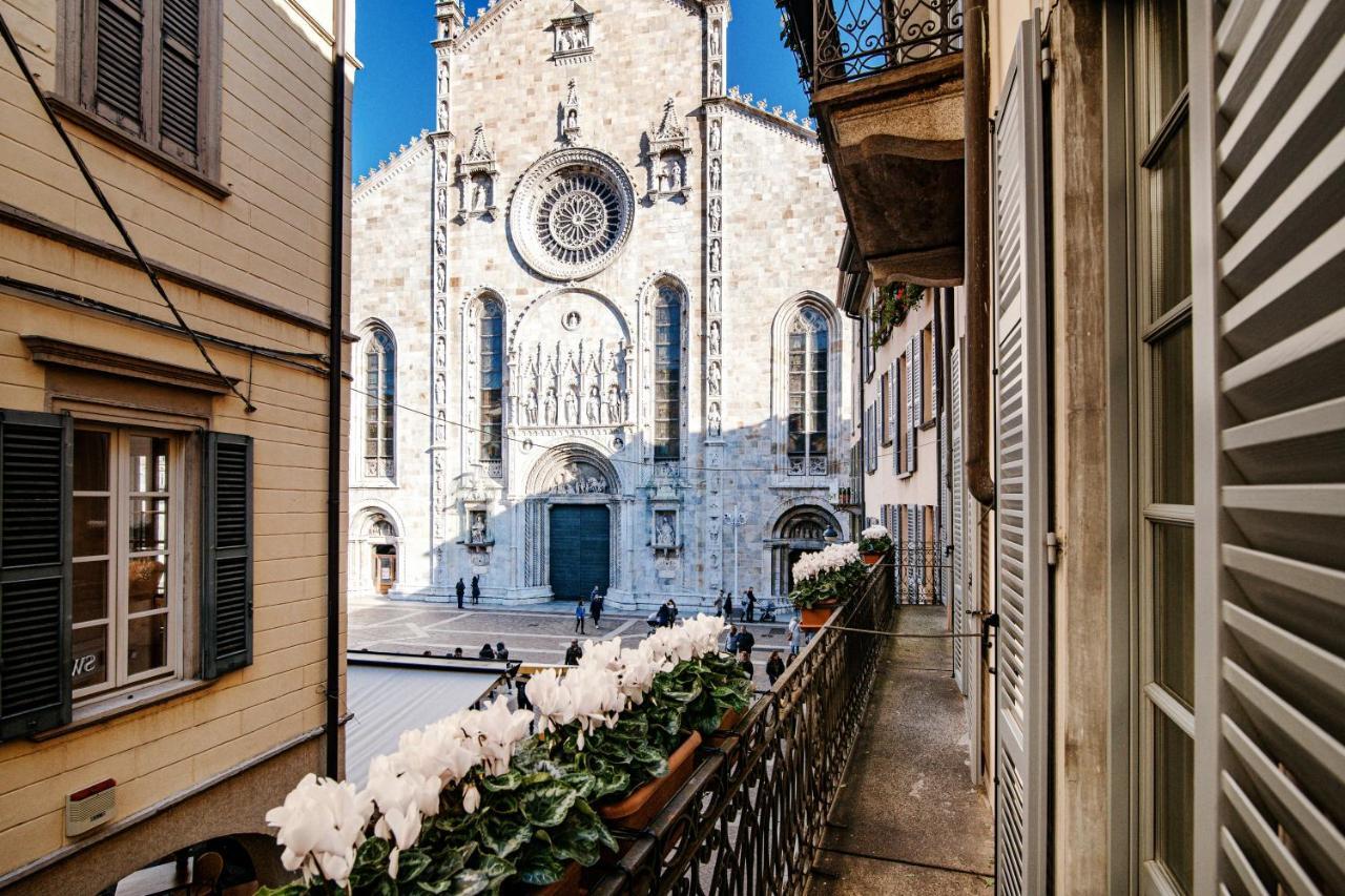 Apartament La Finestra Sul Duomo - The House Of Travelers Como Zewnętrze zdjęcie